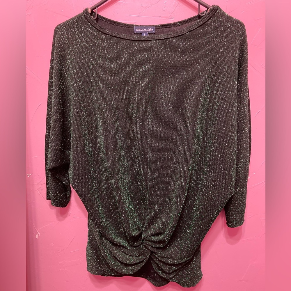 🥰 NWT Olivia Blu Size S Shimmering Green Top 🤩